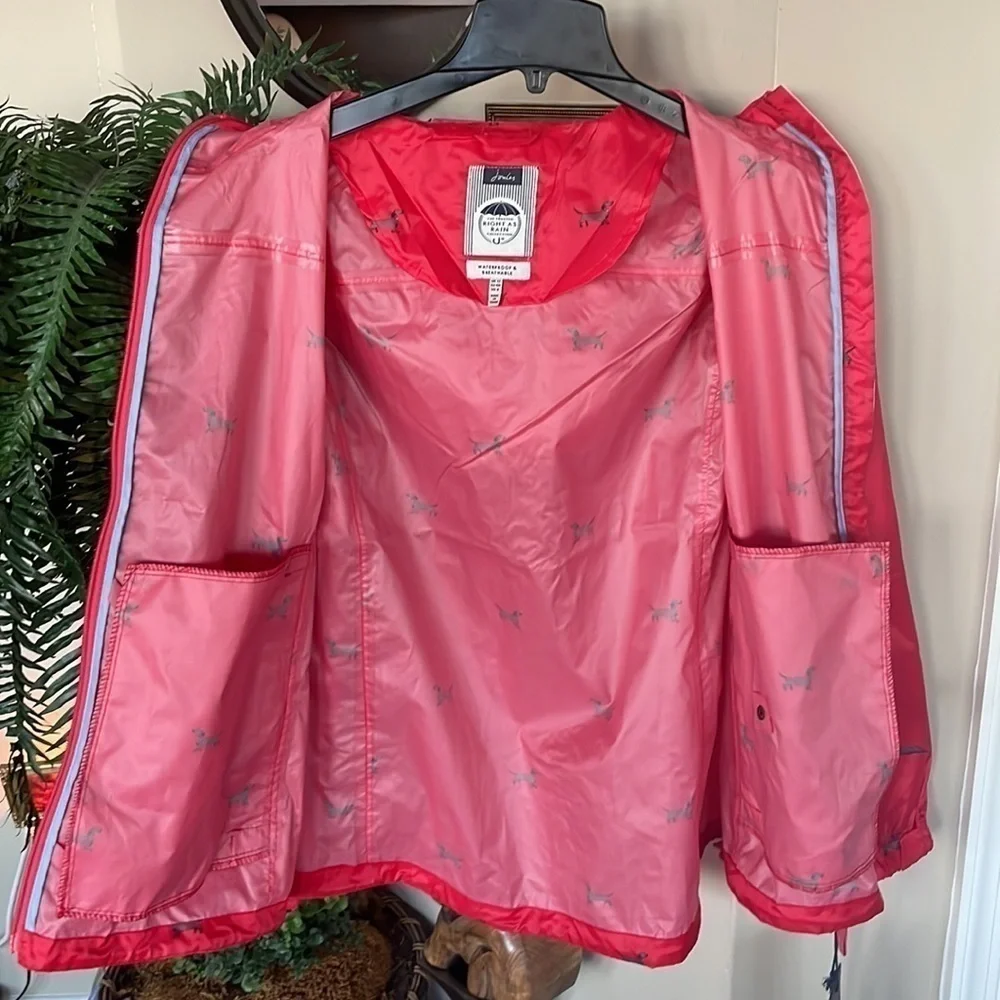 Brand New Joules Waterproof Breathable Rain Coat Zippered Jacket Red Dogs Hood
